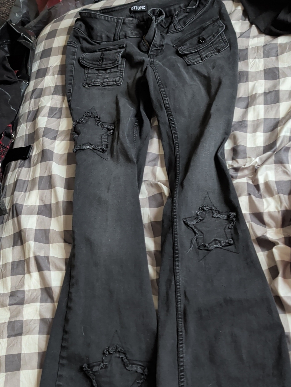 Hot Topic Black Star Patch Flare Jeans